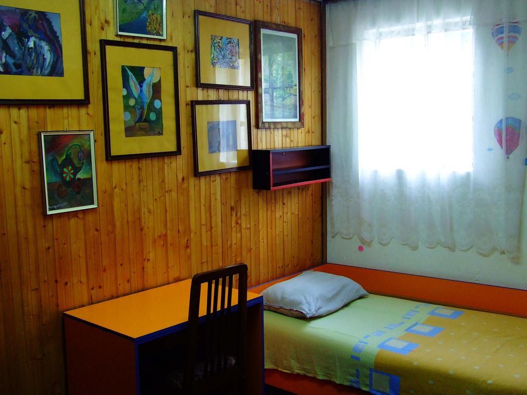 Hostel Domestika 비톨라 객실 사진