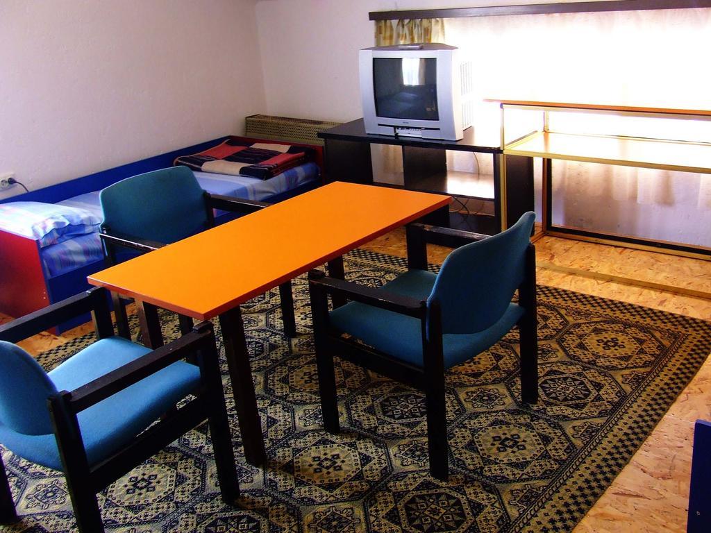 Hostel Domestika 비톨라 객실 사진